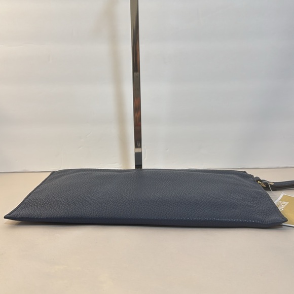 Michael Kors Navy leather wristlet in excellent condition NWT - Picture 3 of 9